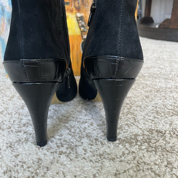 NEW bella vita booties, sz9.5 - Picture 7 of 8